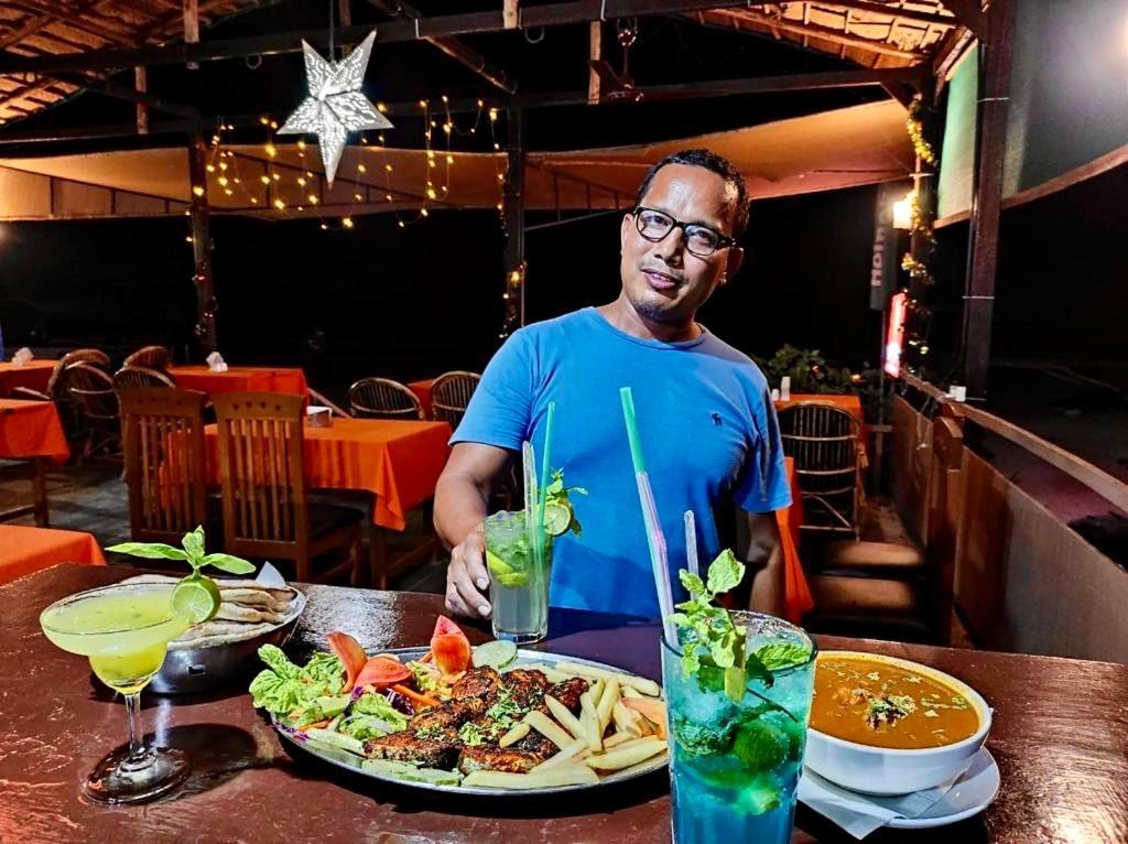 Chill Out Jasmine Restaurant Bar Rooms 帕罗林 外观 照片